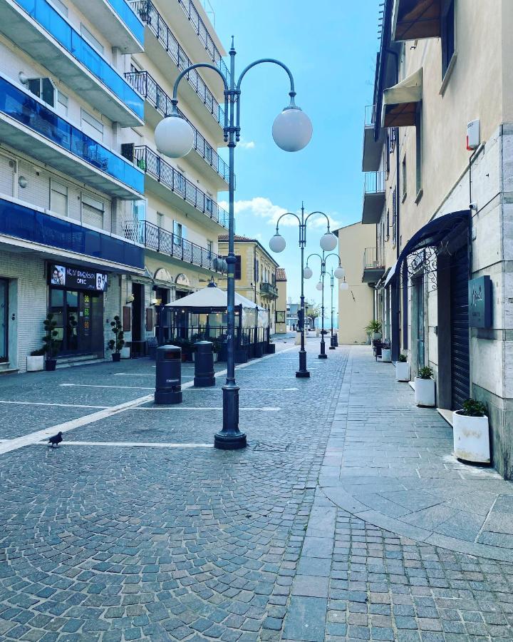 Affittacamere Via Roma 12 Follonica Exterior foto