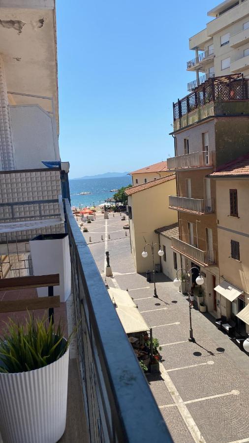 Affittacamere Via Roma 12 Follonica Exterior foto