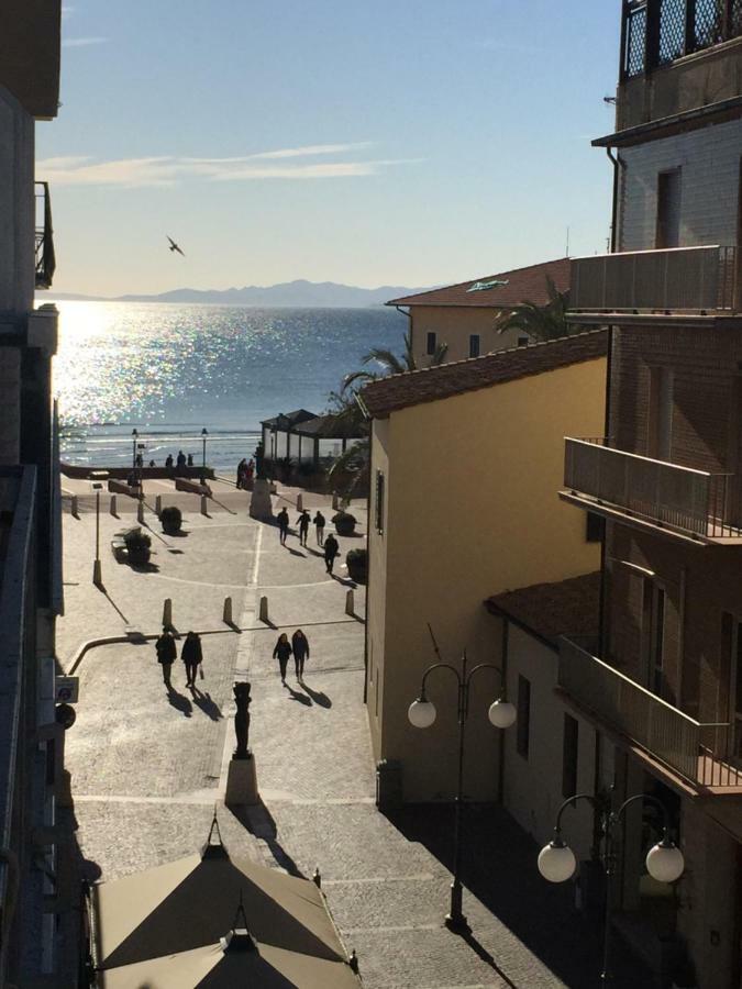Affittacamere Via Roma 12 Follonica Exterior foto